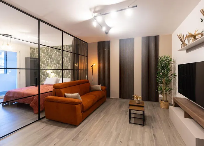 Urban Chic Luxury * רומא